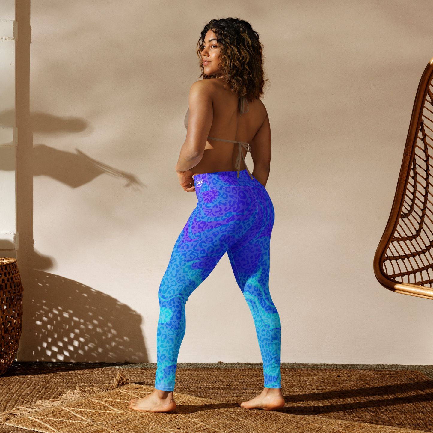 Model wearing Blue Aurora Leopardy yoga leggings with raised waistband and gradient leopard print – TAO Infinity