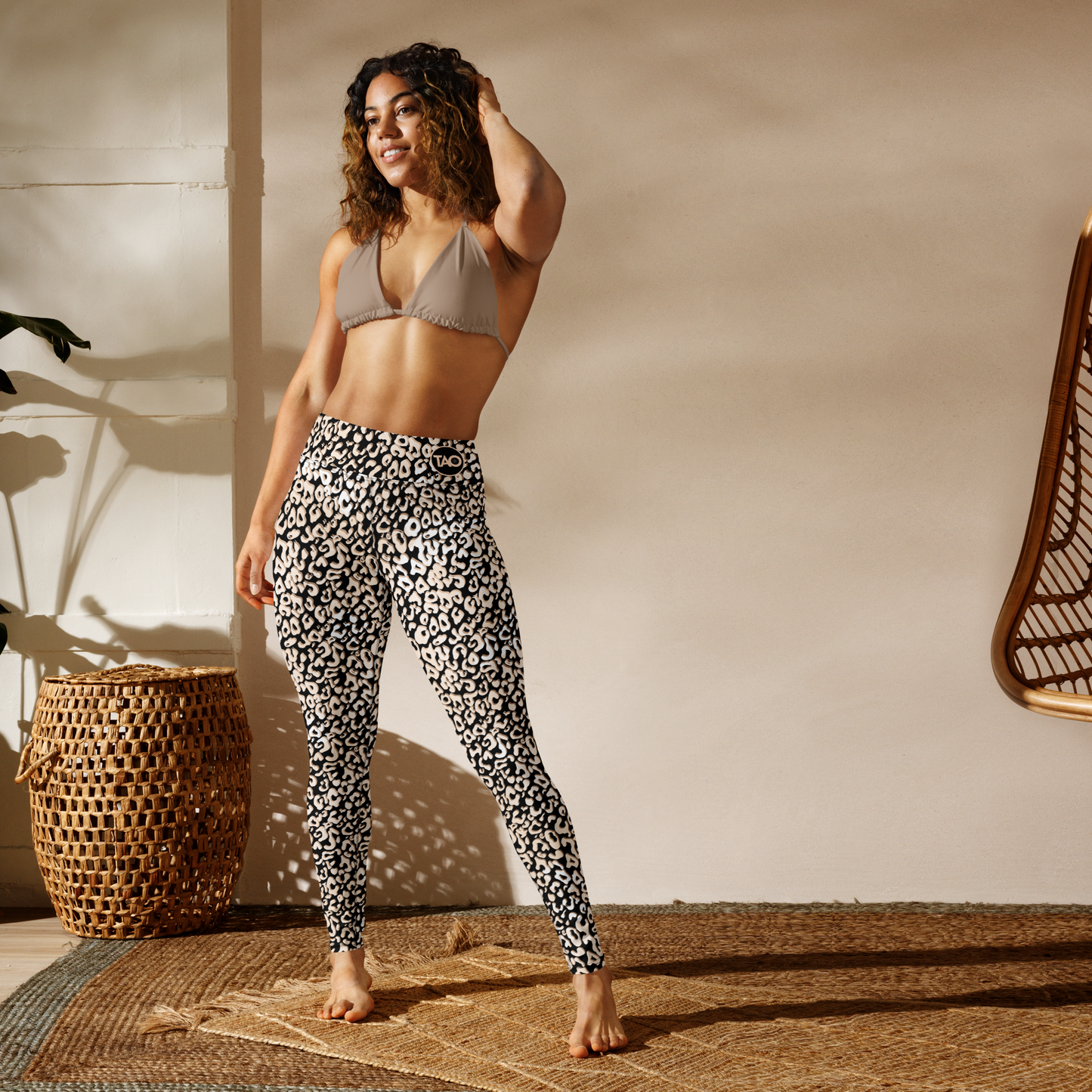 Leopardy Dark Yoga Leggings